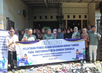 Dosen Ekonomi FEB UNESA Gelar Pelatihan Pengelolaan Keuangan Rumah Tangga di Desa Bangah Sidoarjo