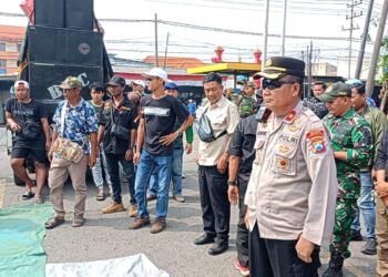Kapolsek Driyorejo Kompol Musihram Amankan Aksi Unjuk Rasa 